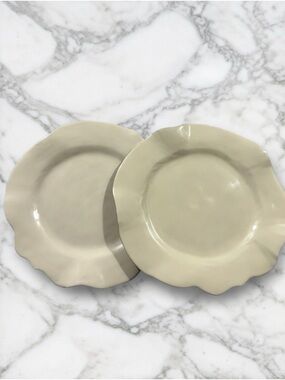 Set of 2 Lunares San Francisco Ruffle Enamel Dinner Plates - Cream/Ivory - Large